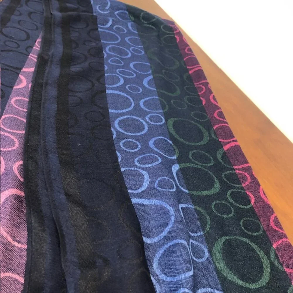 Multicolor Geometric Print Wrap Scarf.